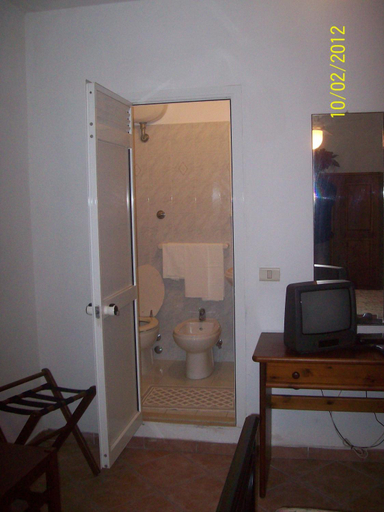 Others 5, Albergo La Perla, Grosseto
