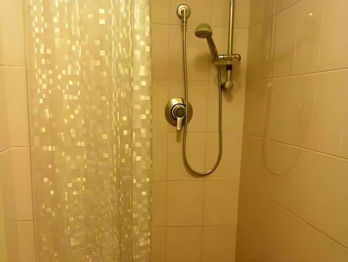 Bathroom 2, Casa Arsella, Lucca