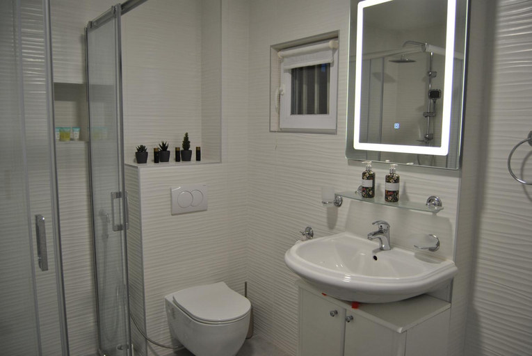 Apartments FAMILY & FRIENDS -free parking, Sarajevo