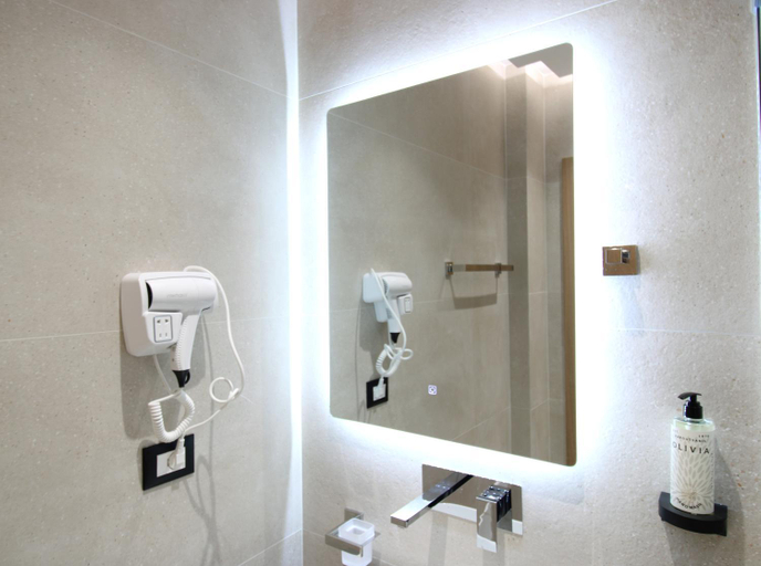 Bathroom 5, Ionian's Breeze Hotel, Sarandës