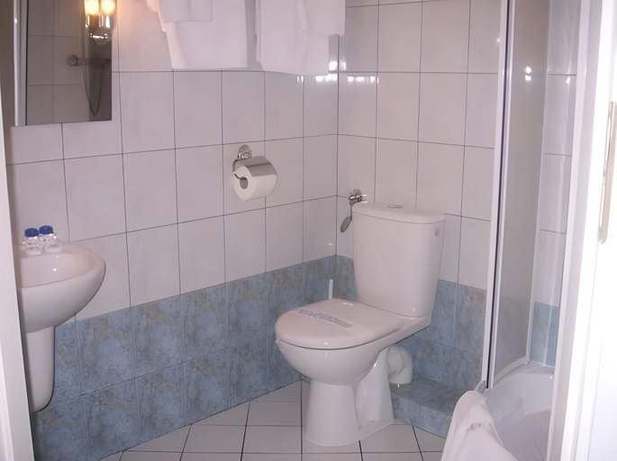 Bathroom 2, Hotel Alexandra, Poznań