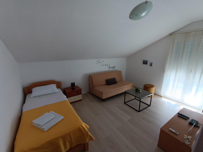 Others 4, Apartments Toni, Zadar
