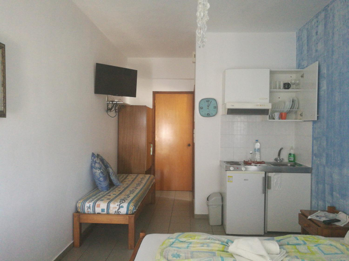 Others 3, Adamas Rooms, Crete