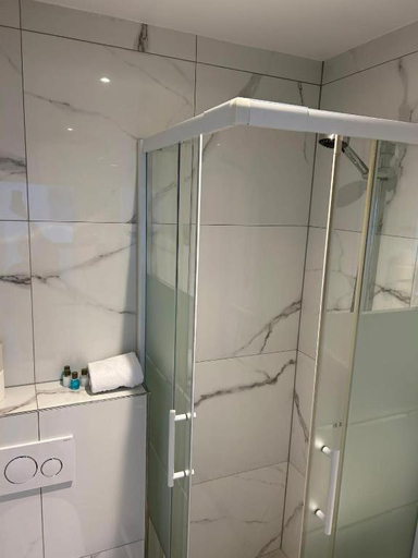 Bathroom 7