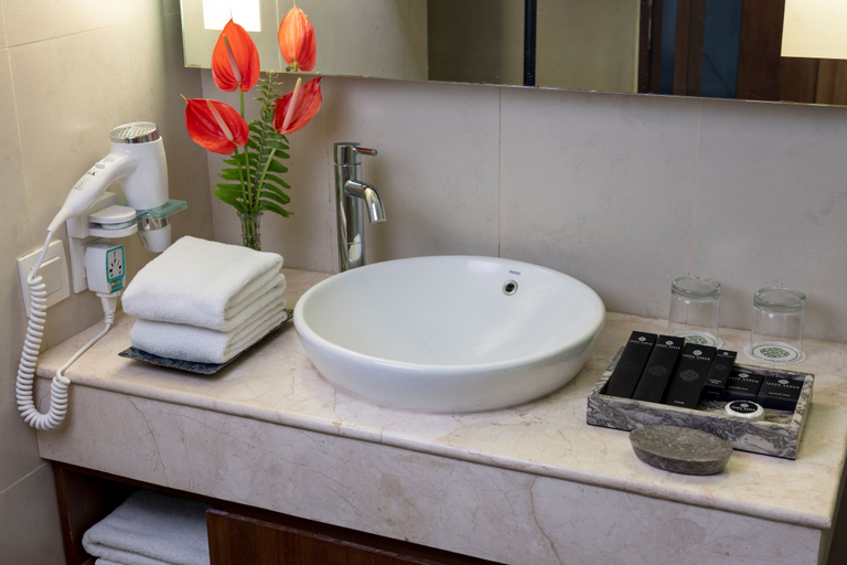 Bathroom 5, Taksu Sanur Hotel, Denpasar