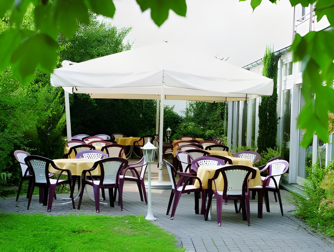 Others 4, Hotel Kreuz Gastehaus und Lauchertbar mit Terrasse, Sigmaringen