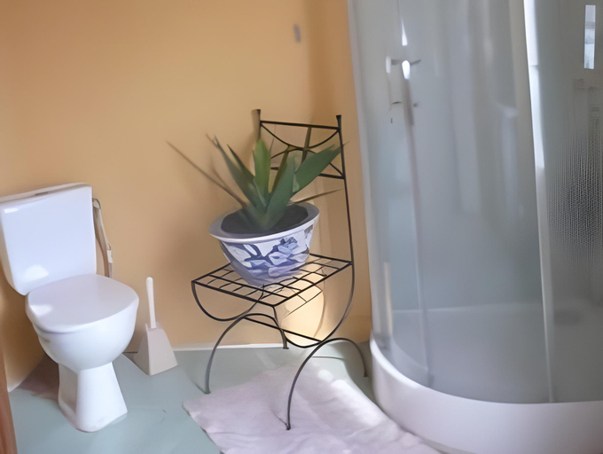 Bathroom 2, Laferriere, Charente