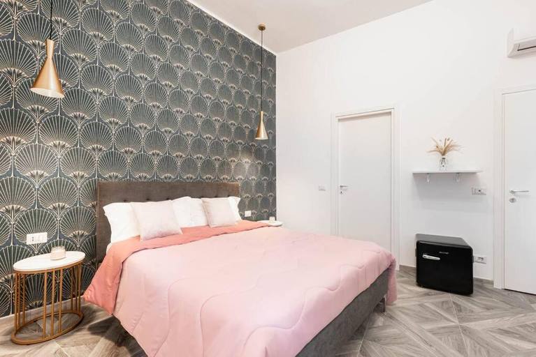 Others 3, Charming Guest House in the centre of Rome, Roma