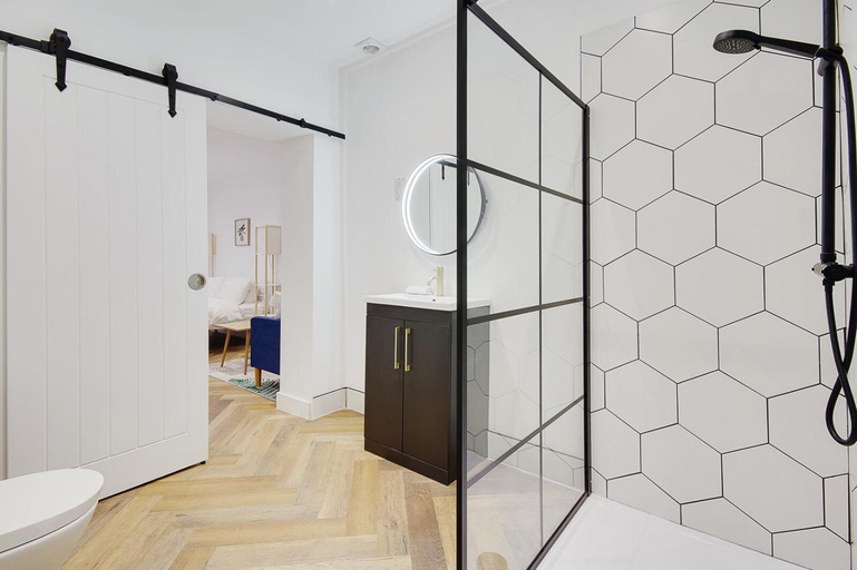 Bathroom 19