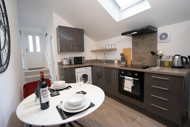 Others 5, The Den - KING BED *5 min walk to City Centre*, Cambridgeshire