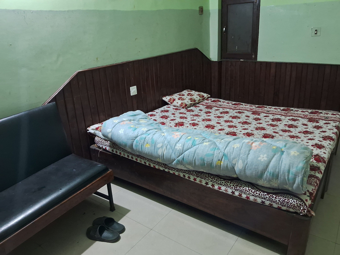 Bedroom 2, Hotel Shah Paradise, Narayani
