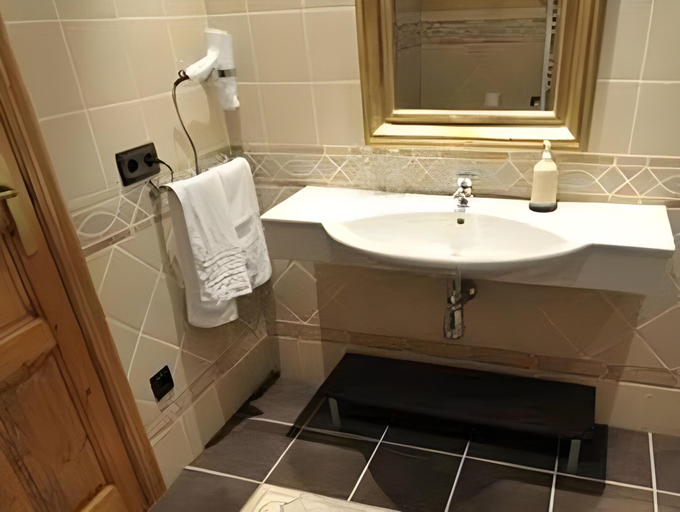 Bathroom 4, Hotel Rural y Restaurante, Rinconcito de Gredos, Ávila