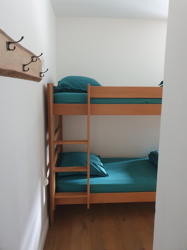 Bedroom 2, Chalet Jaune CHAMECHAUDE, Isère