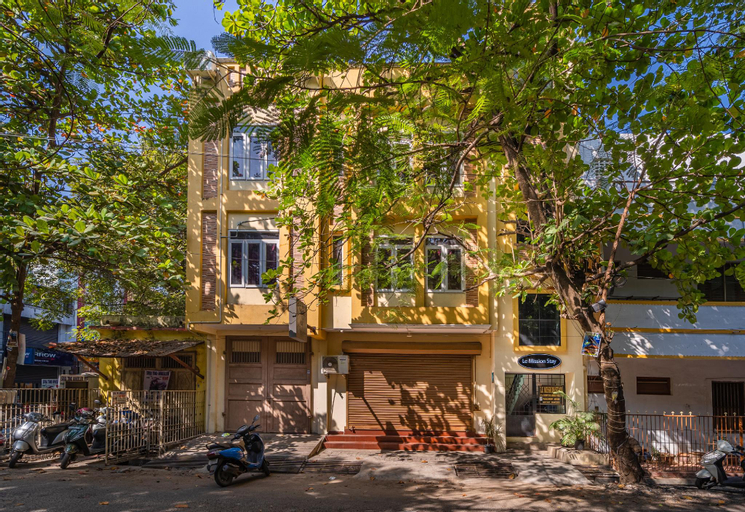 Exterior & Views
