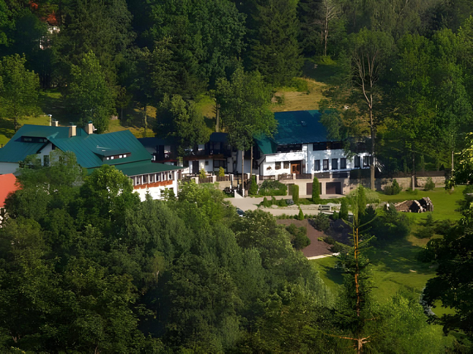 Others 4, Hotel v Nebi, Jablonec nad Nisou