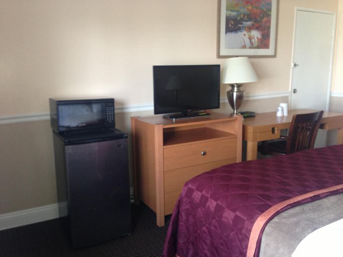 Bedroom 8