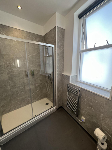 Bathroom 3, Fenwick Sunrise Hotel, Sefton