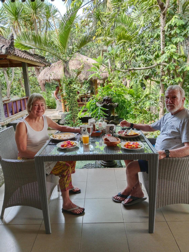 Food & Drinks 5, Ganesh Lodge, Karangasem