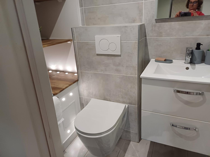 Bathroom 5