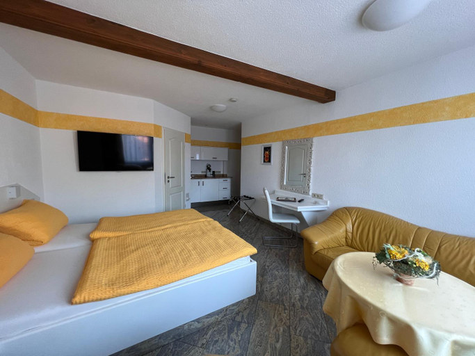 Bedroom 3, Hotel und Pension Am Burchardikloster, Harz