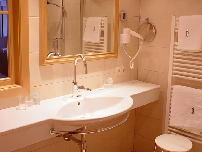 Bathroom 2, Hotel Auhof Kappl, Landeck