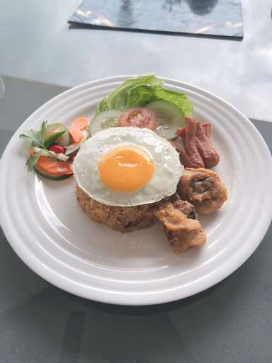 Food & Drinks 12