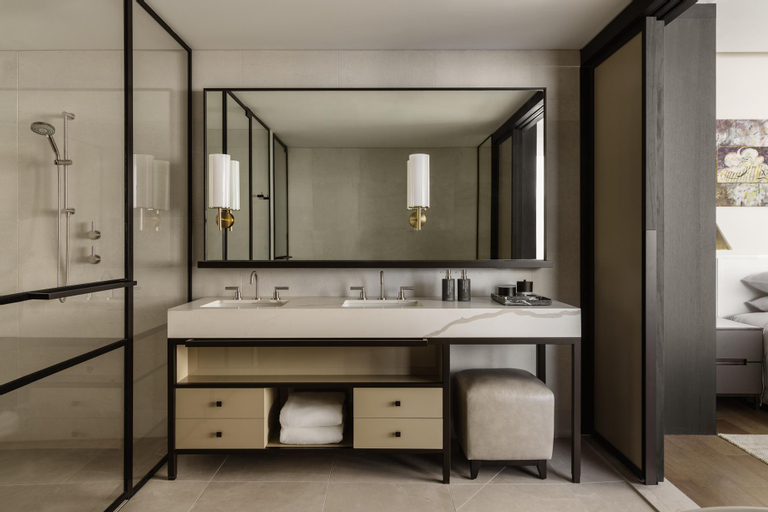 Bathroom 25