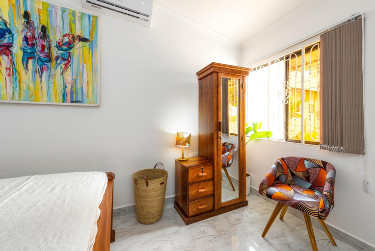 Others 3, Shivo Guest House, Magharibi