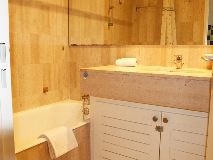 Bathroom, Splendide T2 avec terrasse et garage, a 3 min de la plage, 4 couchages - FR-1-252A-120, Alpes-Maritimes
