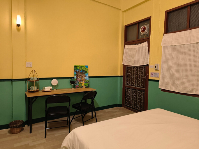 Bedroom 3, During Moonshine Hostel Samyan, Bang Rak