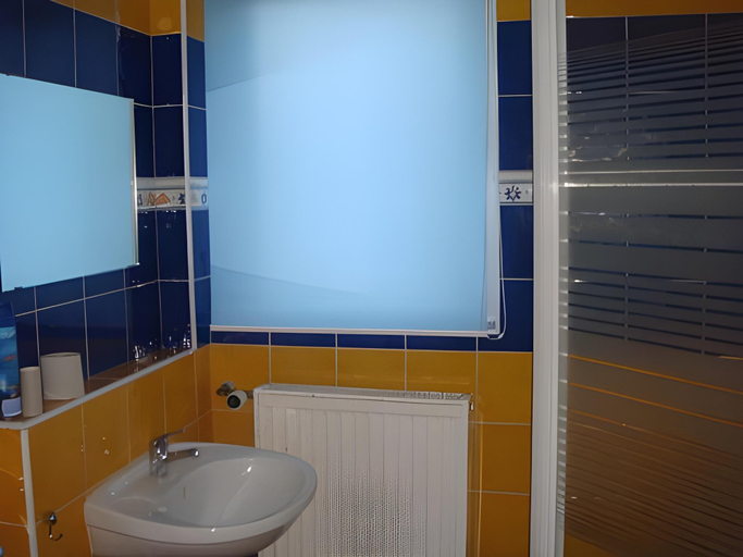 Bathroom 2, Pod Jelencem willa i dom z widokiem na Sniezke blisko Wang, Jelenia Góra
