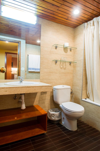 Bathroom 4, Apartamentos MultiBaqueira, Lleida