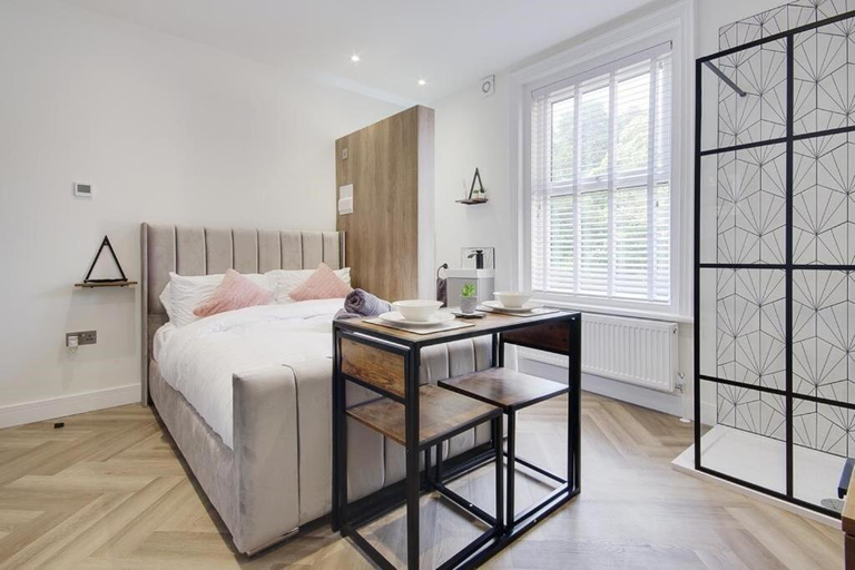 Bedroom 4, Mount Lodge, Poole