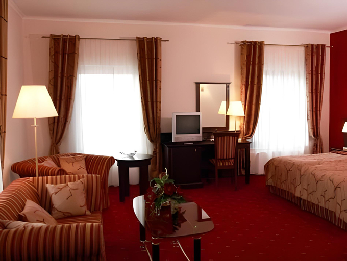 Bedroom 2, Hotel Piast, Ople