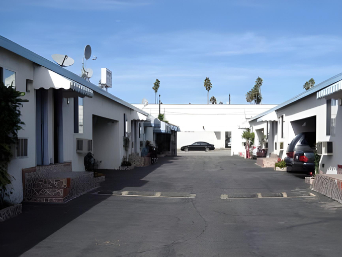 Others 2, Airport Motel - Inglewood, Los Angeles