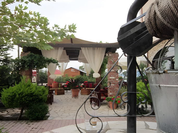 Others 5, Aiolides Hotel, Thessaly