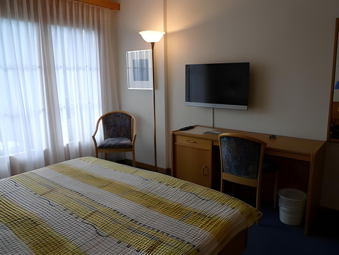 Bedroom 3, Hotel Bellwald, Goms