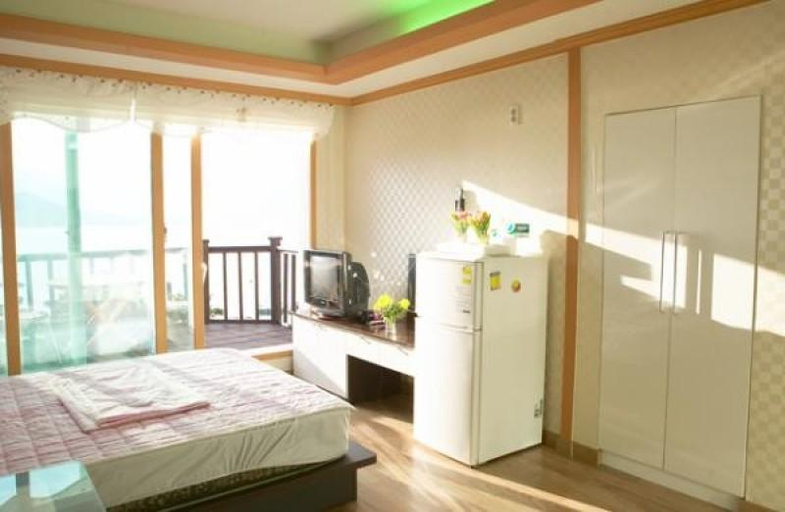 Bedroom 2, Geoje Haerim Pension, Geoje