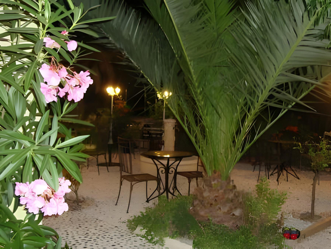 Others 4, Hotel de la Mer, Var