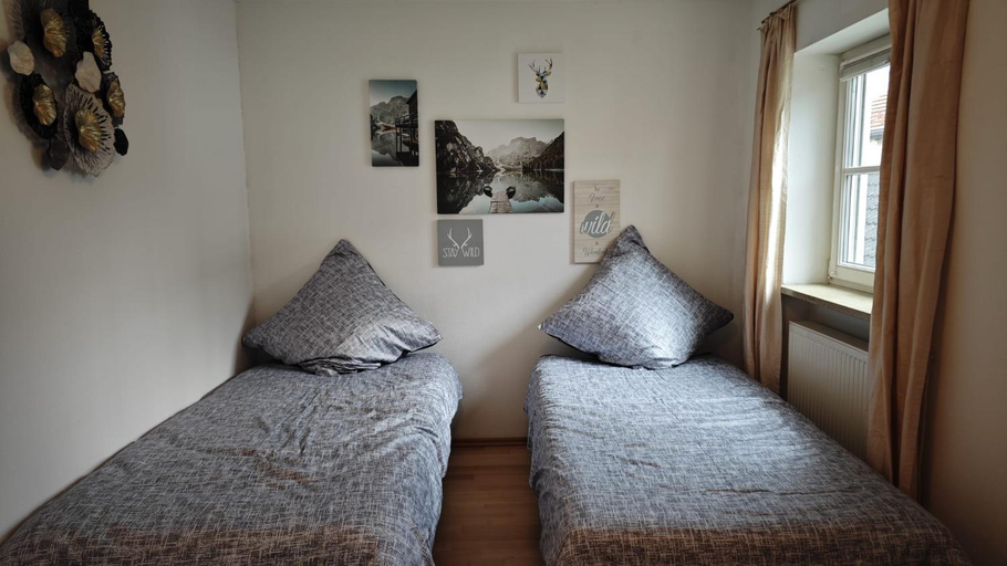 Others 2, Ferienhaus Weilheim mit Garten Spiel und Spass, Weilheim-Schongau