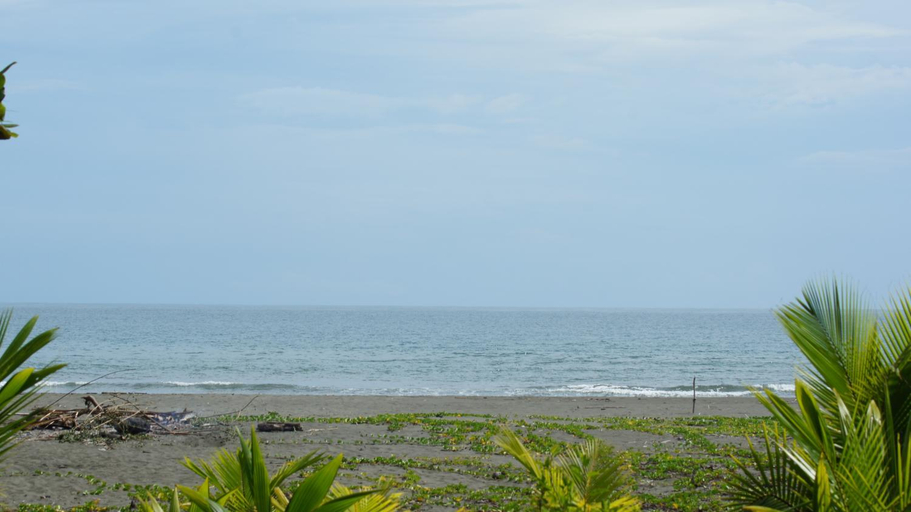 Others 3, Lirio Lodge, Matina