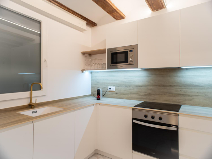 Others 3, Central Market - Ciutat Vella, exclusively for families - Mid-term, Valencia