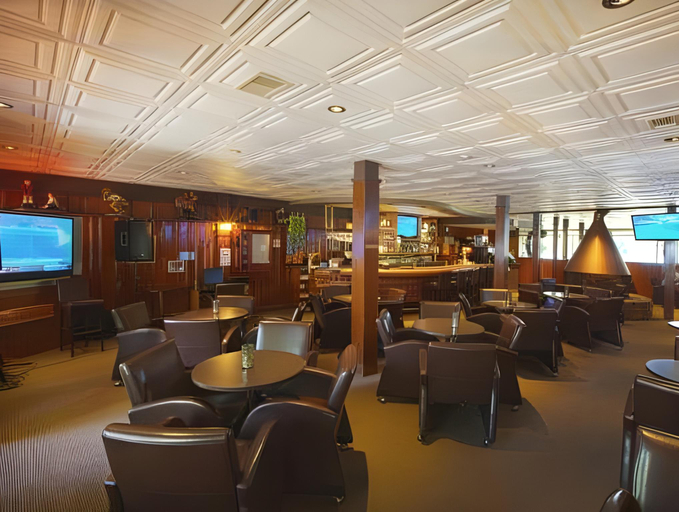 Public Area 3, Bayshore Inn & Spa, Division No. 3