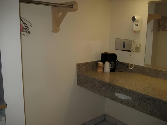 Others 4, Budget Inn - Washington, Daviess