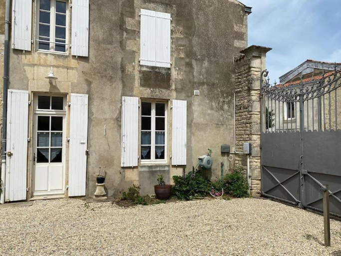 Others 3, Le Puits Sainte Claire, Charente-Maritime