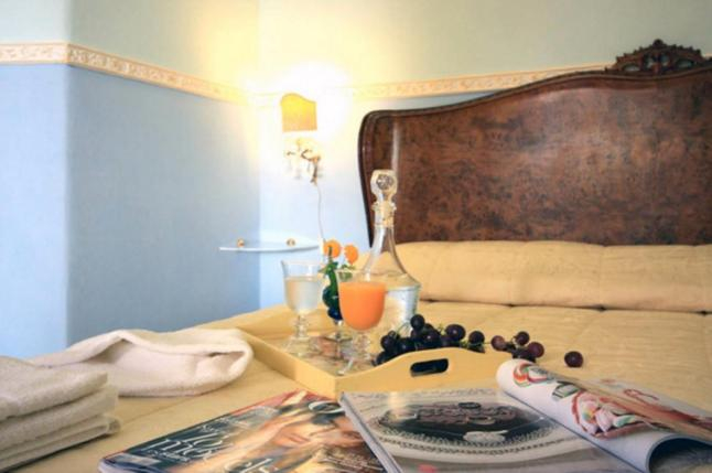 Bedroom 3, Antica Corte delle Ninfee, Historical Private Villa, Trapani