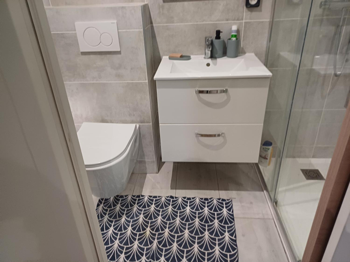 Bathroom 1