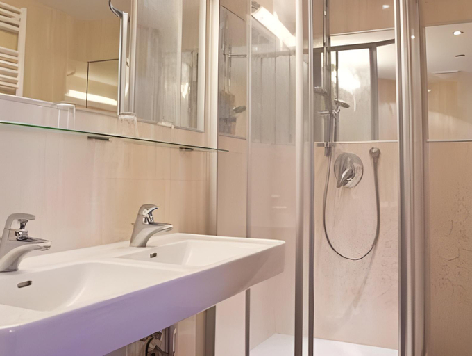 Bathroom 4, Hotel Burgschrofn, Schwaz