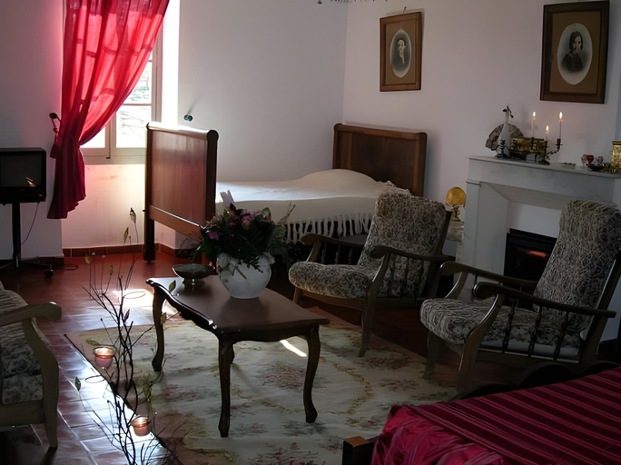 Bedroom 2, Le Mas des Baux, Vaucluse