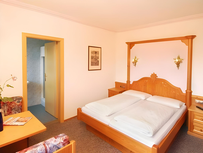 Bedroom, Hotel Tannerhof, Bolzano